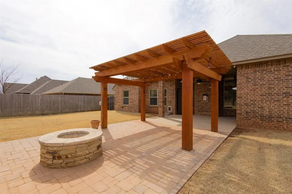 Photo 5 — 2124 Newbrook Drive, Edmond, OK 73003