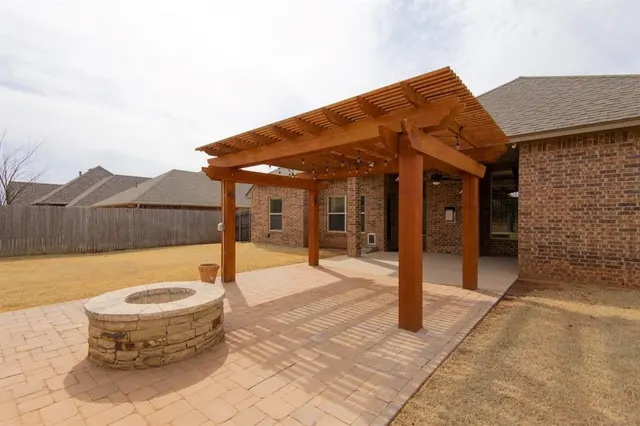 Photo 5 — 2124 Newbrook Drive, Edmond, OK 73003
