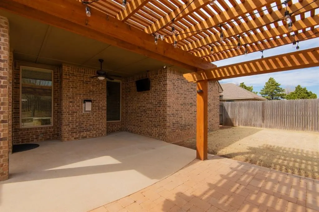 Photo 6 — 2124 Newbrook Drive, Edmond, OK 73003