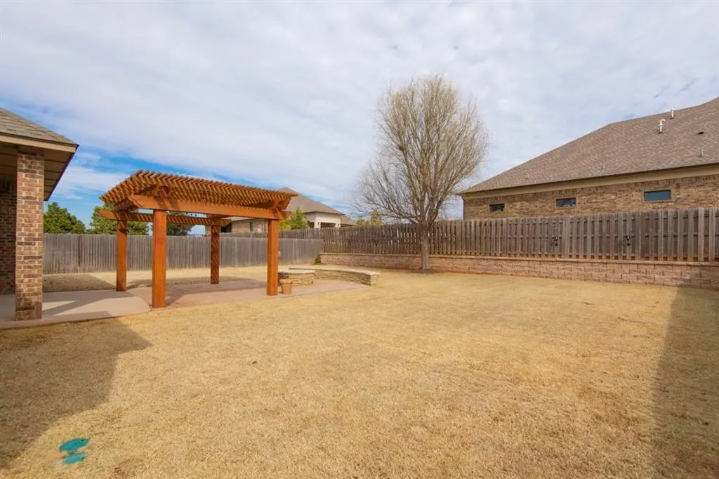 Photo 7 — 2124 Newbrook Drive, Edmond, OK 73003