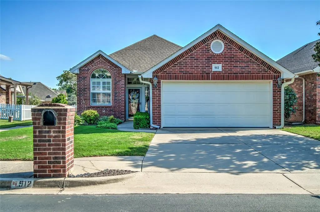 Front exterior — 912 Heather Glen Terrace, Norman, OK 73072