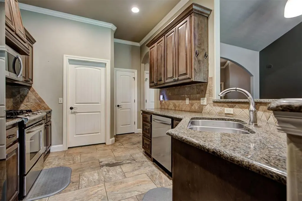 Photo 12 — 19513 Crest Ridge Drive, Edmond, OK 73012