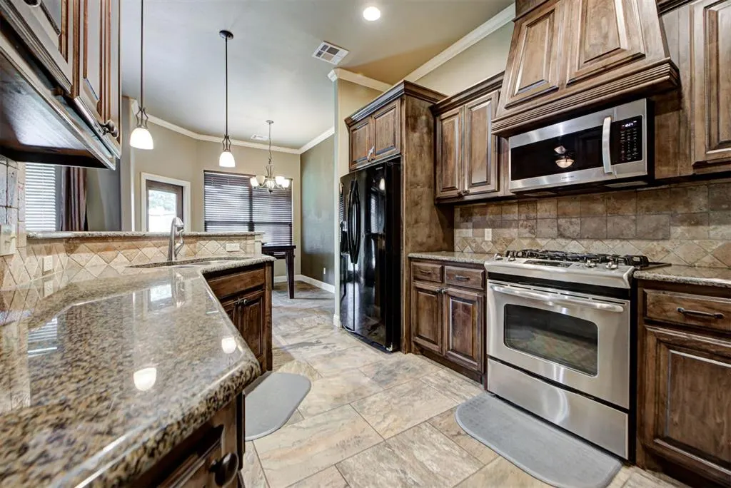 Photo 14 — 19513 Crest Ridge Drive, Edmond, OK 73012
