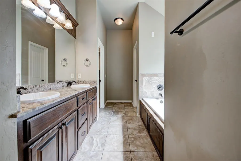 Photo 19 — 19513 Crest Ridge Drive, Edmond, OK 73012