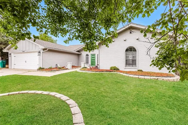 Photo 3 — 7301 Skylark Lane, Oklahoma City, OK 73162