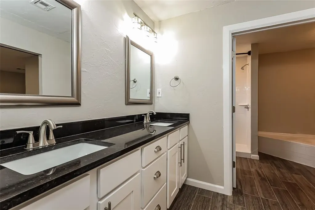 Photo 12 — 7301 Skylark Lane, Oklahoma City, OK 73162