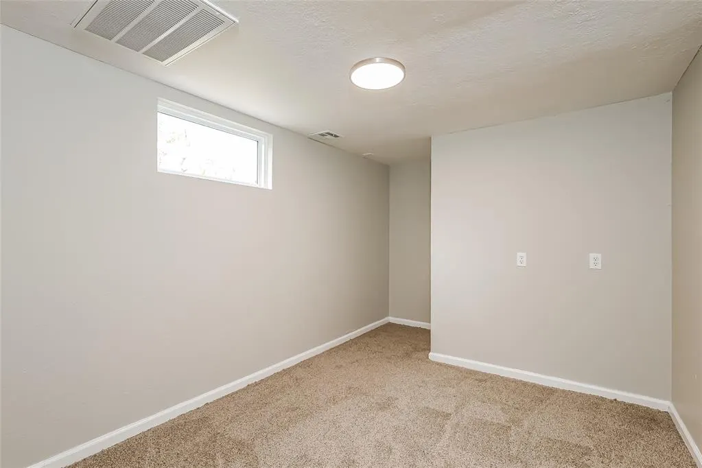 Photo 17 — 7301 Skylark Lane, Oklahoma City, OK 73162