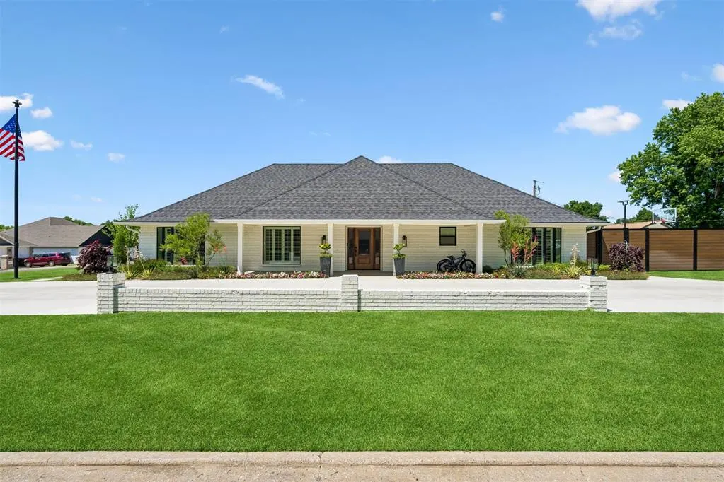 Photo 2 — 627 Louisiana Street, Jones, OK 73049