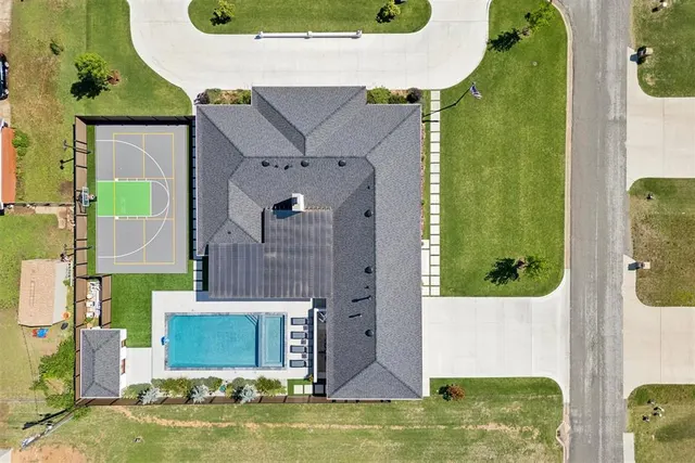 Photo 4 — 627 Louisiana Street, Jones, OK 73049