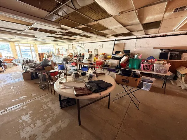Photo 7 — 606 W Carl Hubbell Boulevard, Meeker, OK 74855