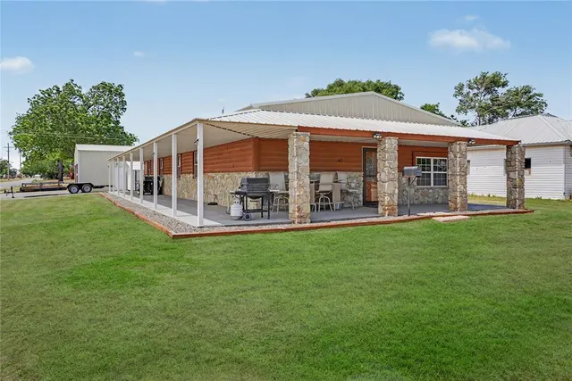 Photo 3 — 429 S Bailey Street, Hobart, OK 73651