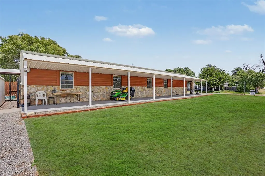 Photo 5 — 429 S Bailey Street, Hobart, OK 73651