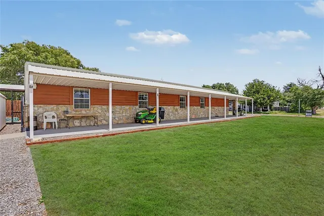 Photo 5 — 429 S Bailey Street, Hobart, OK 73651