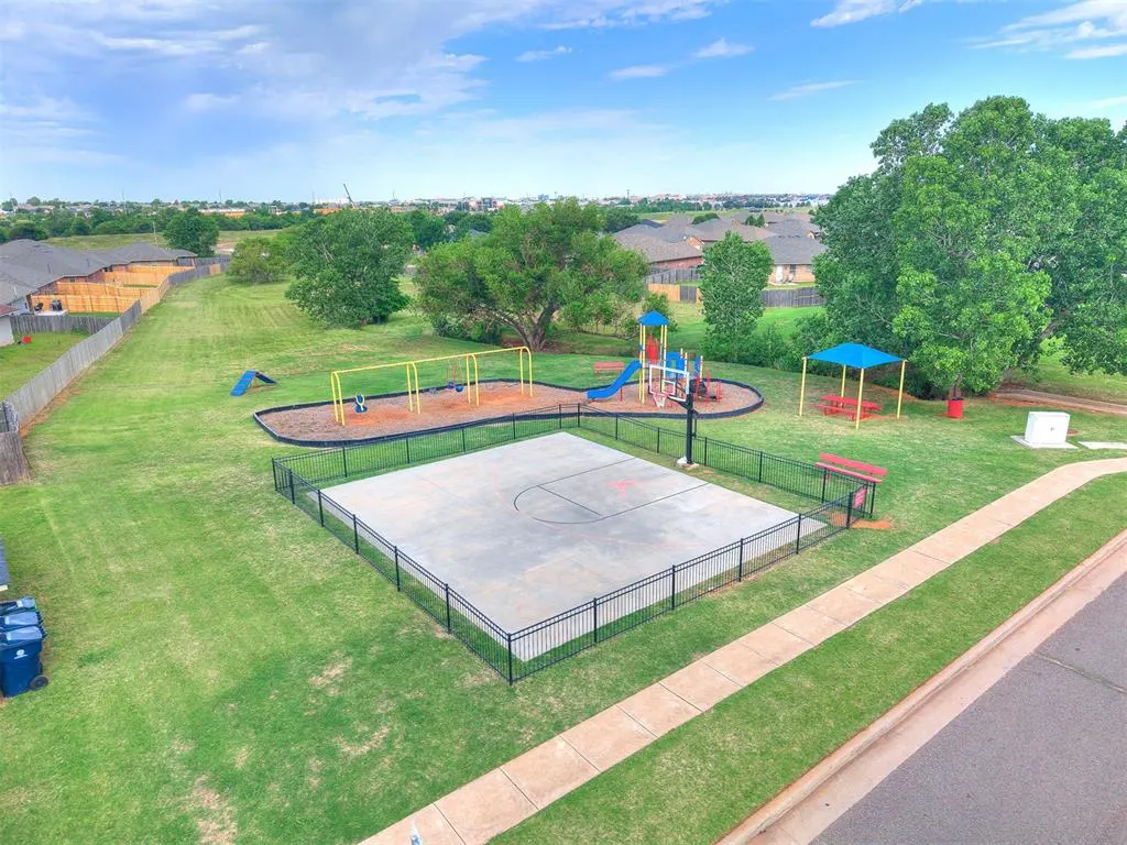 Photo 9 — 12828 William Penn Boulevard, Oklahoma City, OK 73120