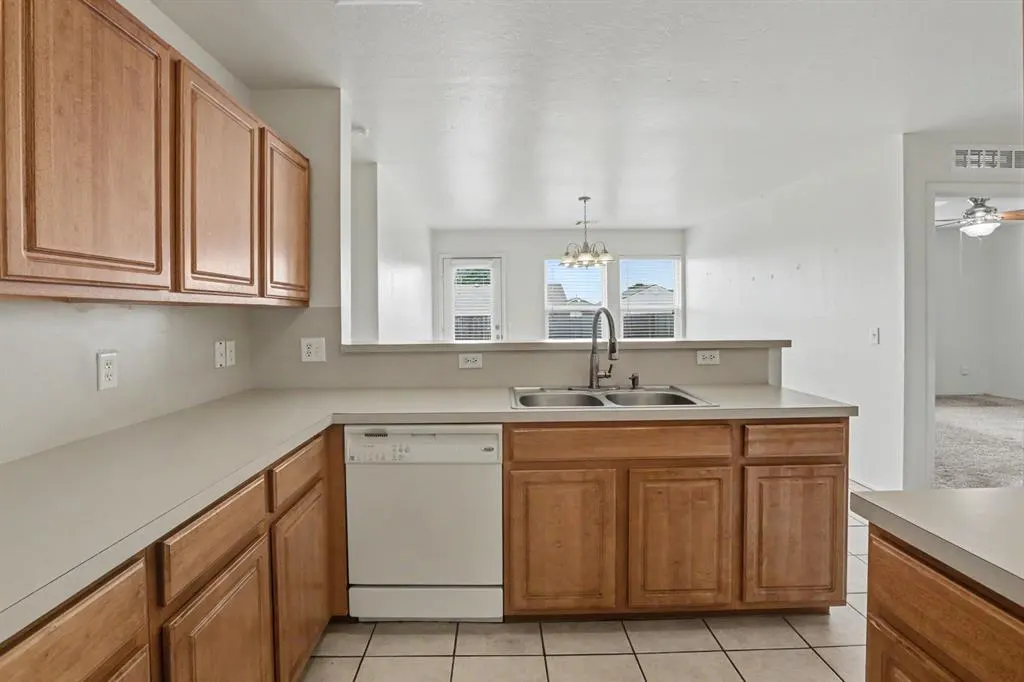 Photo 11 — 15513 Camellia Road, Oklahoma City, OK 73170