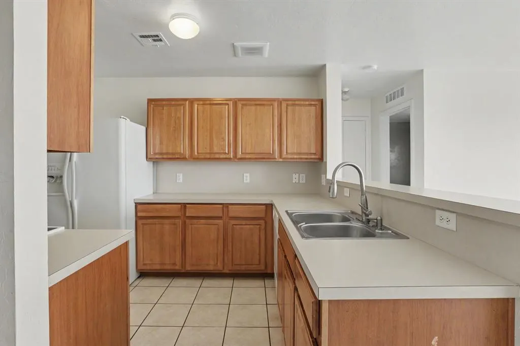 Photo 13 — 15513 Camellia Road, Oklahoma City, OK 73170