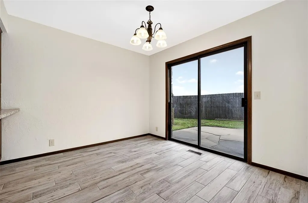 Photo 7 — 9601 Berkley Court, Oklahoma City, OK 73162