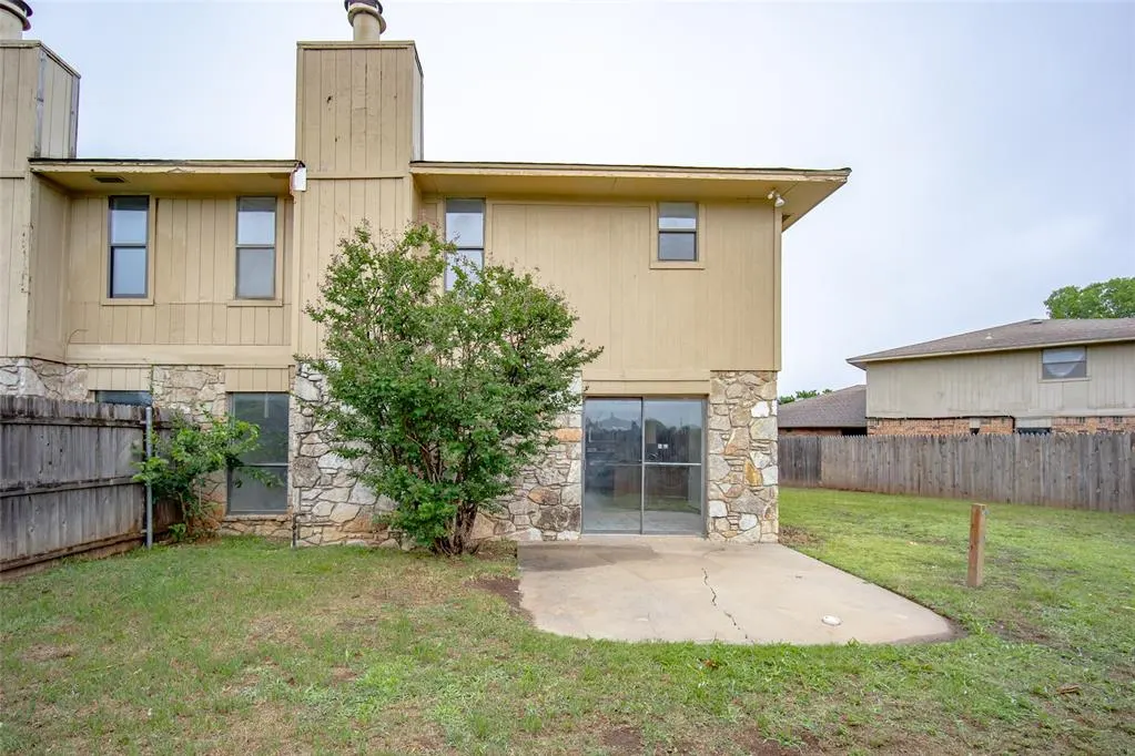 Photo 19 — 9601 Berkley Court, Oklahoma City, OK 73162