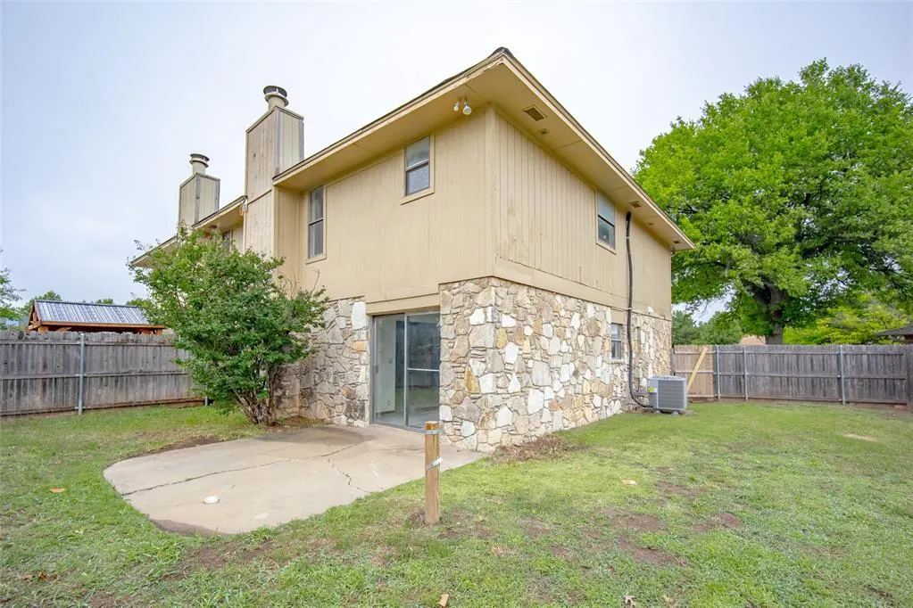 Photo 20 — 9601 Berkley Court, Oklahoma City, OK 73162