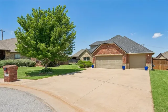 Photo 2 — 8421 NW 126th Street, Oklahoma City, OK 73142