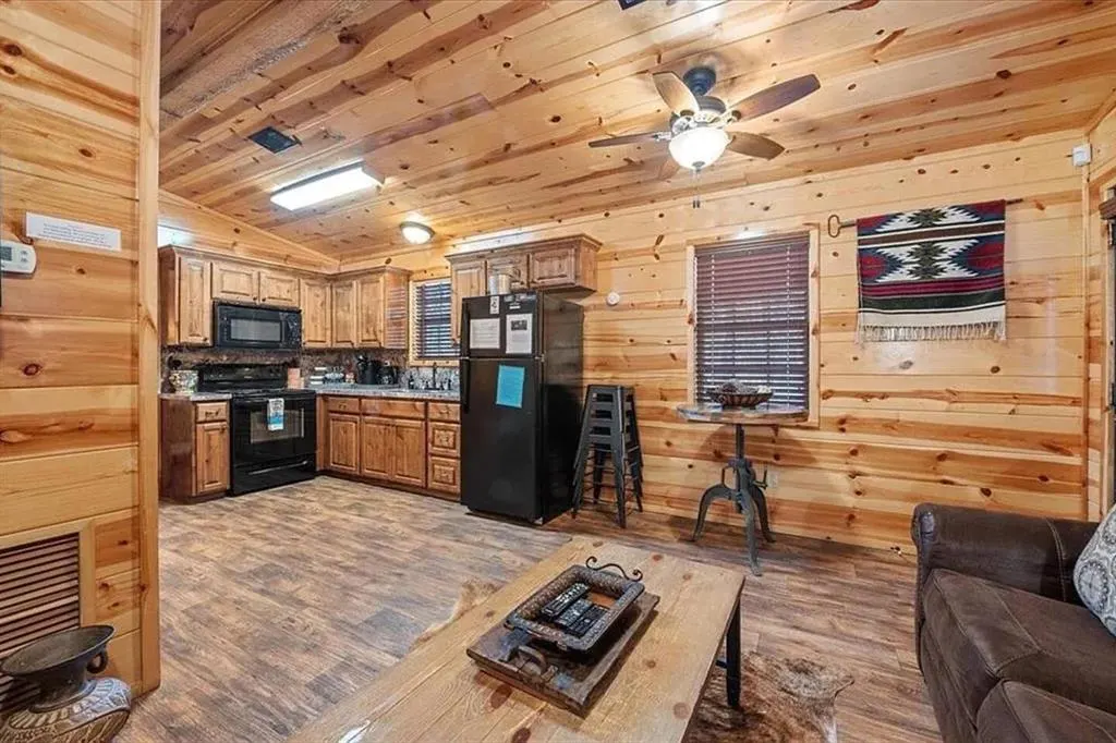 Photo 9 — 211 Marlin Drive, Broken Bow, OK 74728