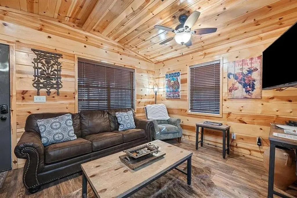Photo 10 — 211 Marlin Drive, Broken Bow, OK 74728