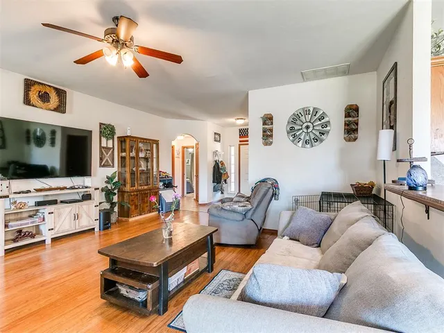Photo 8 — 8013 Chumley Lane, Oklahoma City, OK 73135