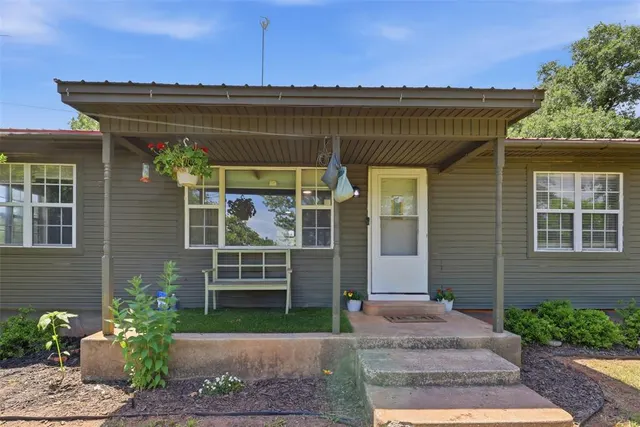 Photo 4 — 21502 Coker Road, Tecumseh, OK 74873