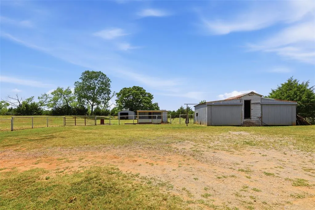 Photo 25 — 21502 Coker Road, Tecumseh, OK 74873
