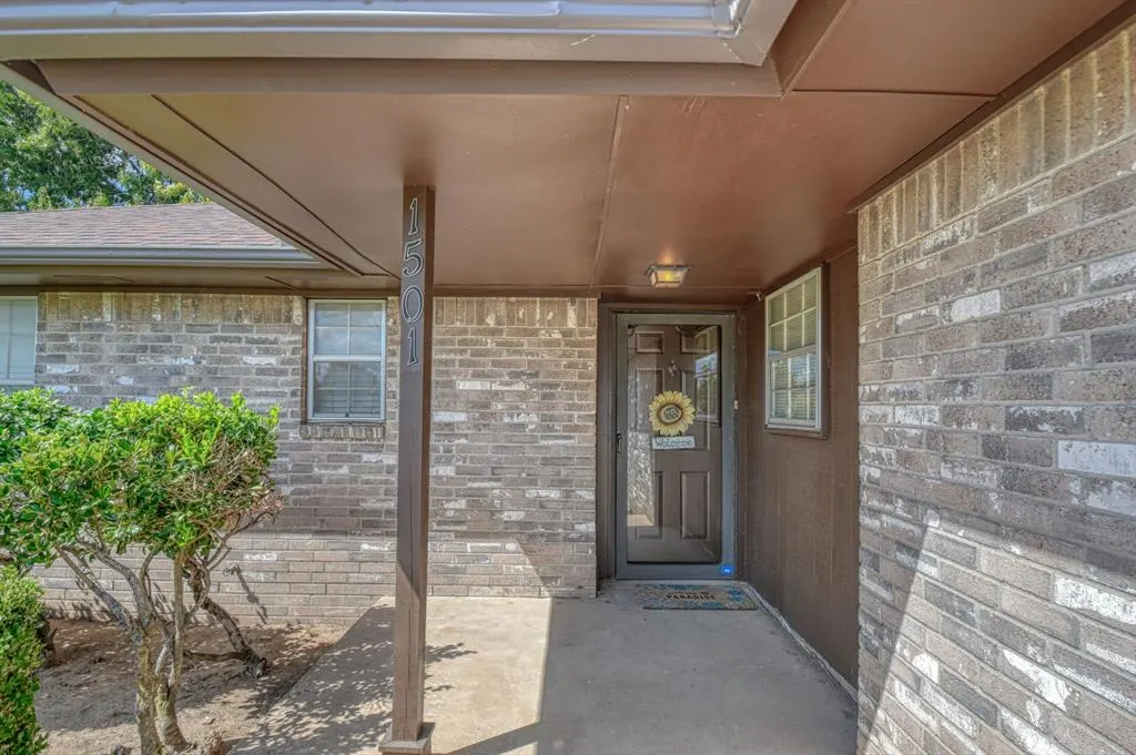 Front exterior — 1501 Glencliff Drive, Norman, OK 73071