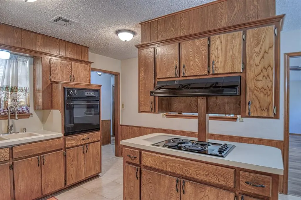 Photo 10 — 1501 Glencliff Drive, Norman, OK 73071