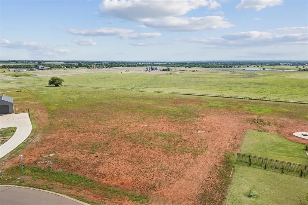 Photo 11 — 22866 Tuscan Estates Drive, Edmond, OK 73025