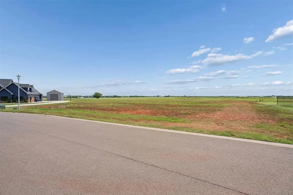 Photo 13 — 22866 Tuscan Estates Drive, Edmond, OK 73025