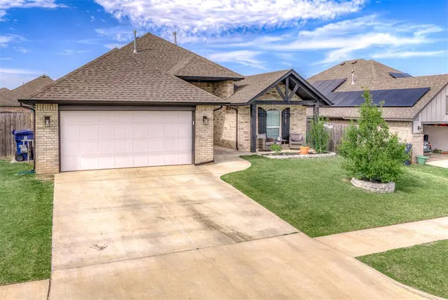 Photo 2 — 13908 Upper Village Drive, Piedmont, OK 73078