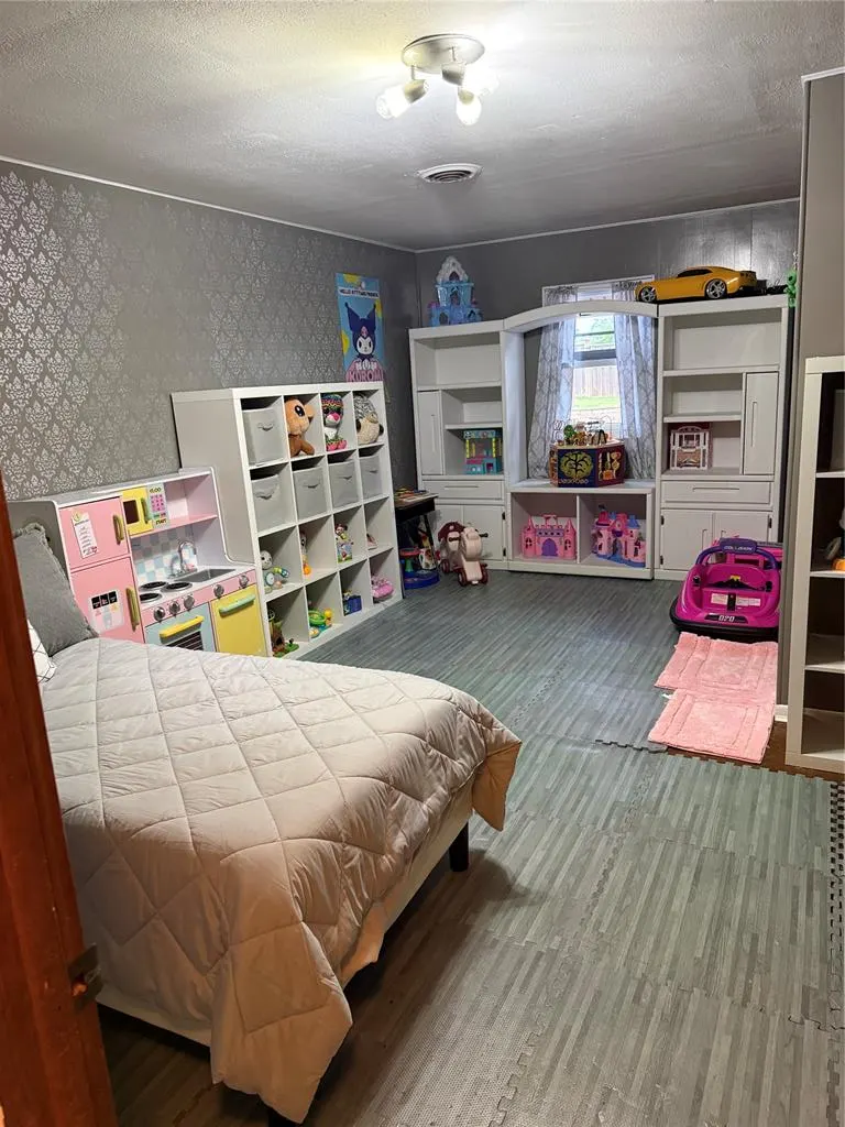 Photo 12 — 724 E 17th Street, Prague, OK 74864