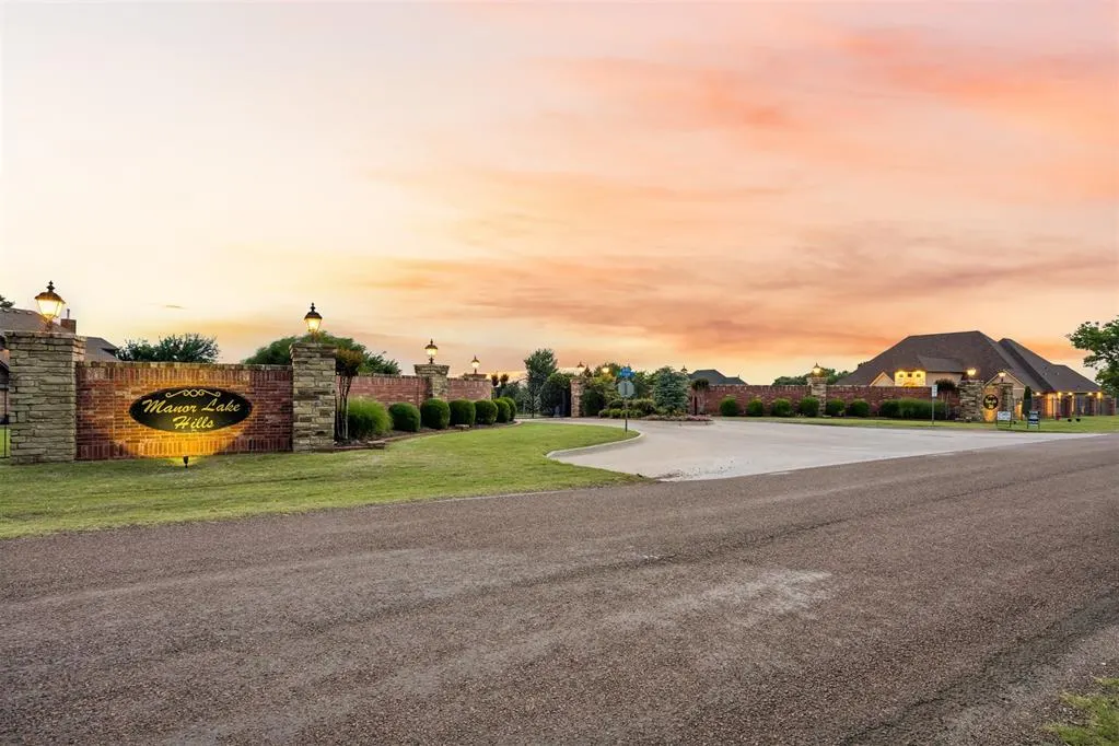 Photo 15 — 5685 Auburn Drive, Norman, OK 73072