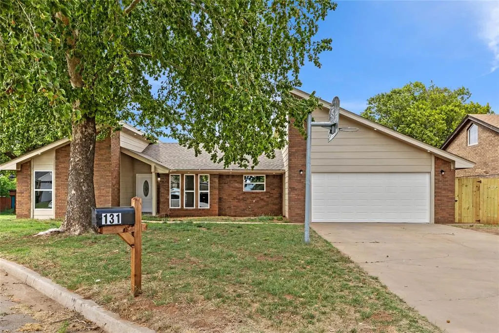 Front exterior — 131 Regency Drive, Clinton, OK 73601