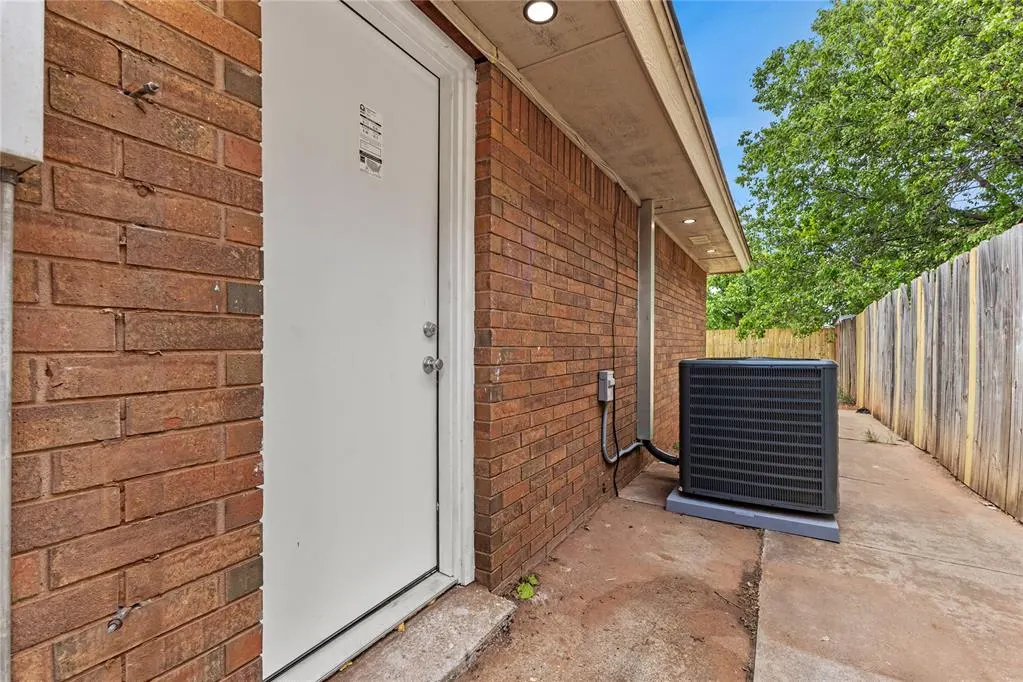 Photo 27 — 131 Regency Drive, Clinton, OK 73601