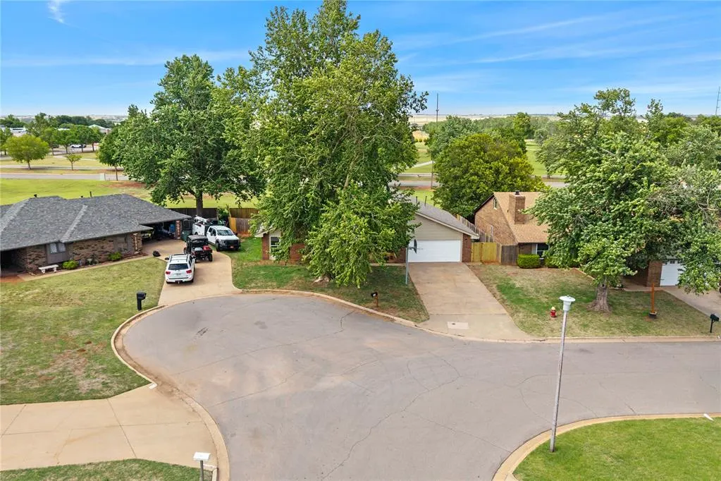 Photo 28 — 131 Regency Drive, Clinton, OK 73601