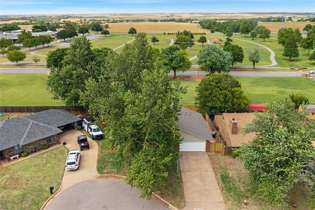 Photo 29 — 131 Regency Drive, Clinton, OK 73601
