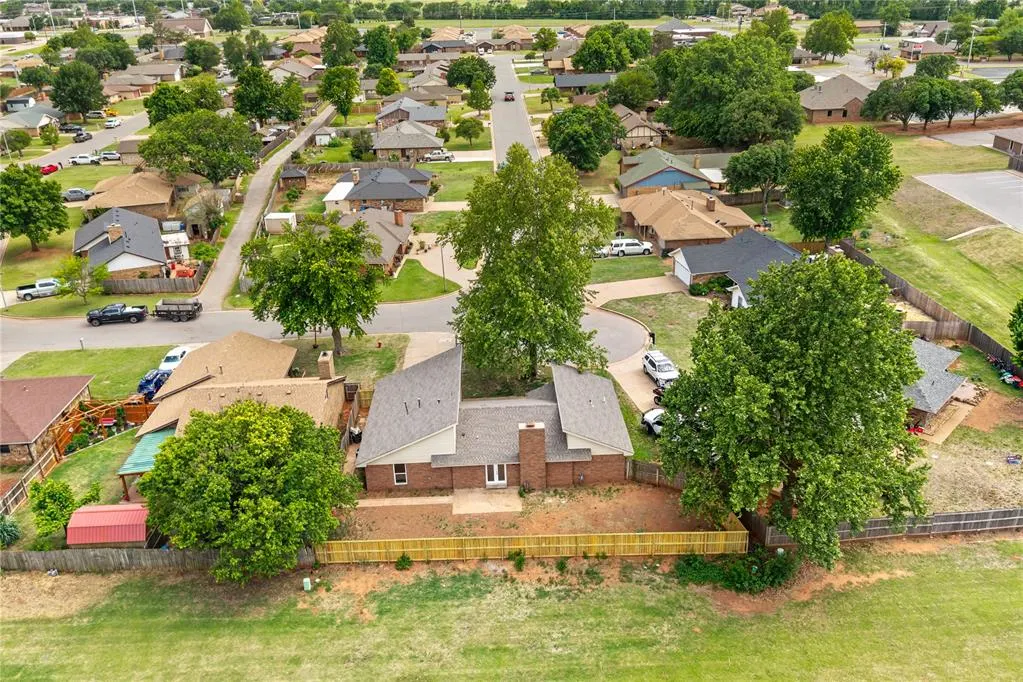 Photo 30 — 131 Regency Drive, Clinton, OK 73601