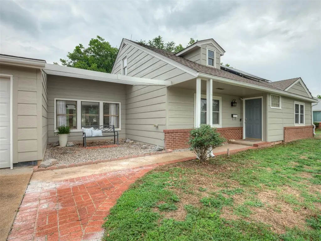 Photo 2 — 1113 S 8th Street, Kingfisher, OK 73750
