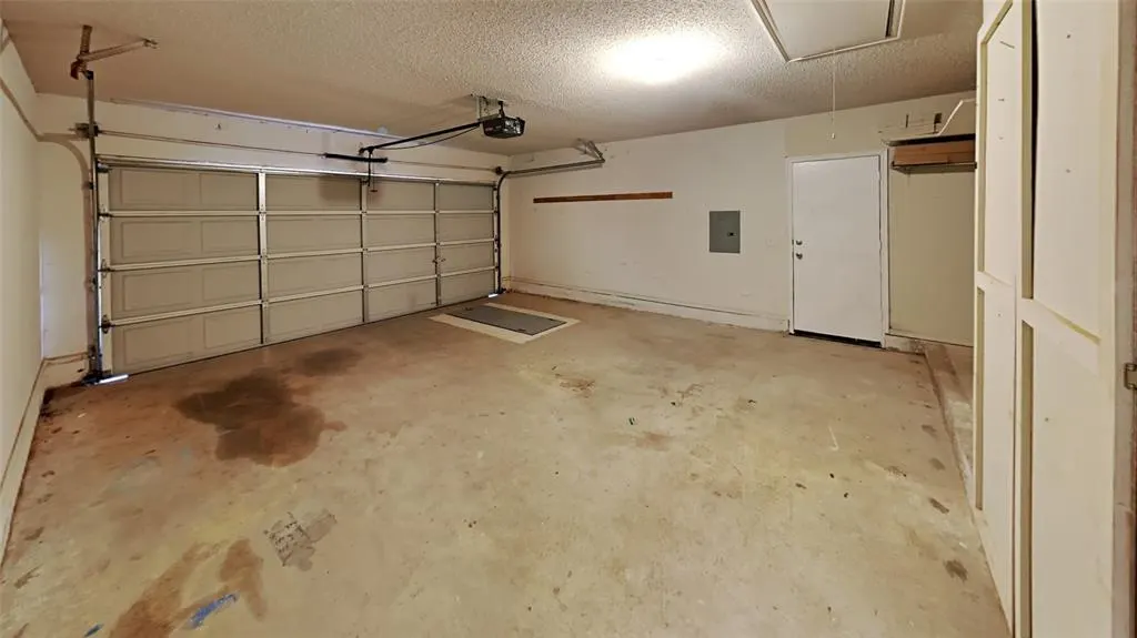 Photo 14 — 12408 SW 12th Street, Yukon, OK 73099