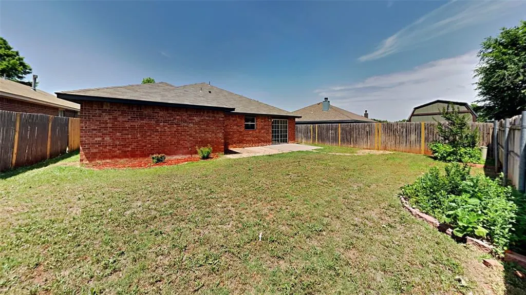 Photo 15 — 12408 SW 12th Street, Yukon, OK 73099