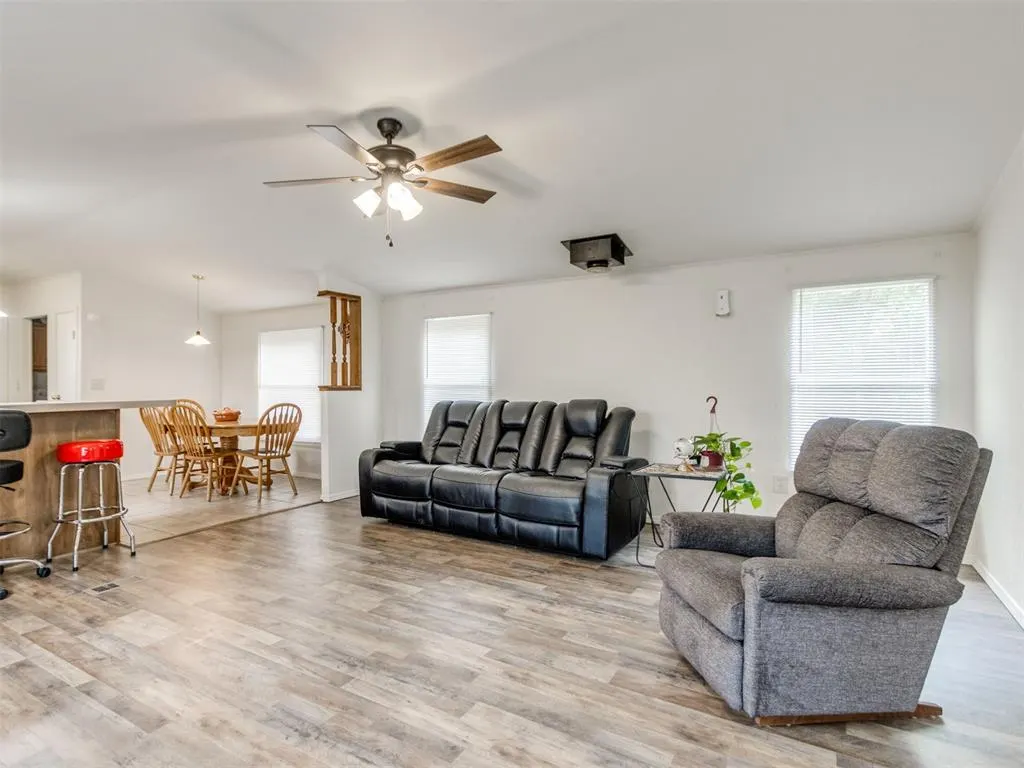 Photo 5 — 4660 NE 96th Avenue, Norman, OK 73026