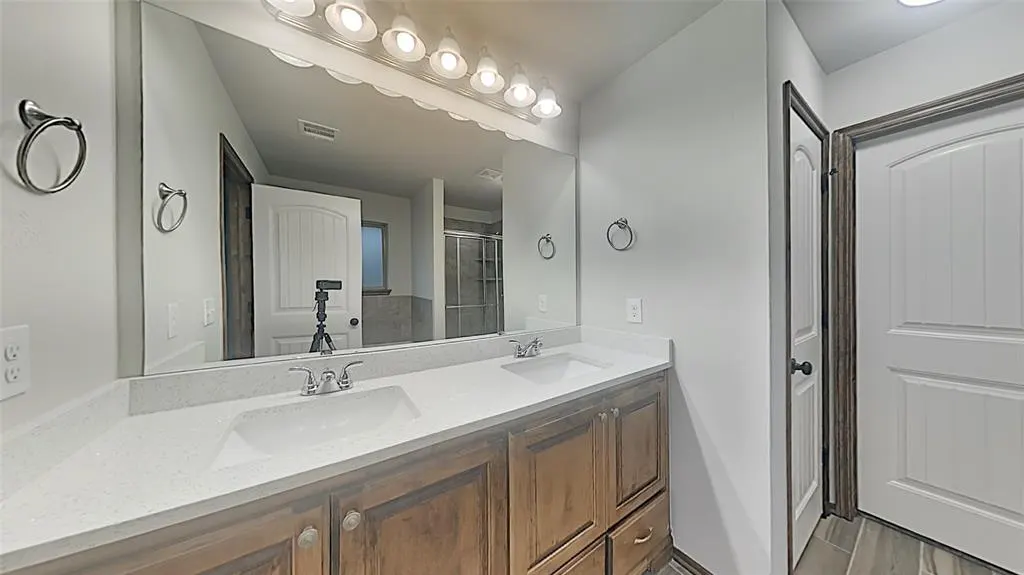 Photo 11 — 12821 Double V Drive, Piedmont, OK 73078