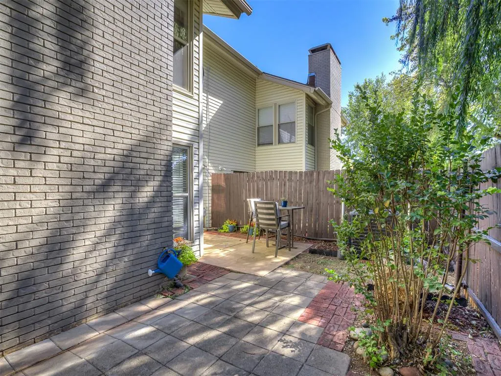 Photo 6 — 11372 Benttree Circle 11372, Oklahoma City, OK 73120