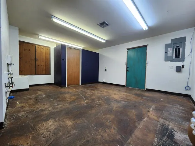 Photo 5 — 501 W Carl Hubbell (Main) Street, Meeker, OK 74855
