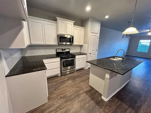 Photo 10 — 11205 NW 114th Street, Yukon, OK 73099