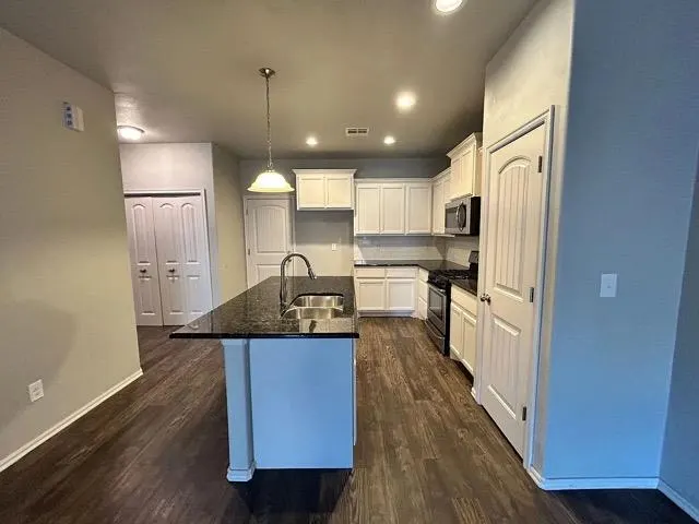 Photo 12 — 11205 NW 114th Street, Yukon, OK 73099